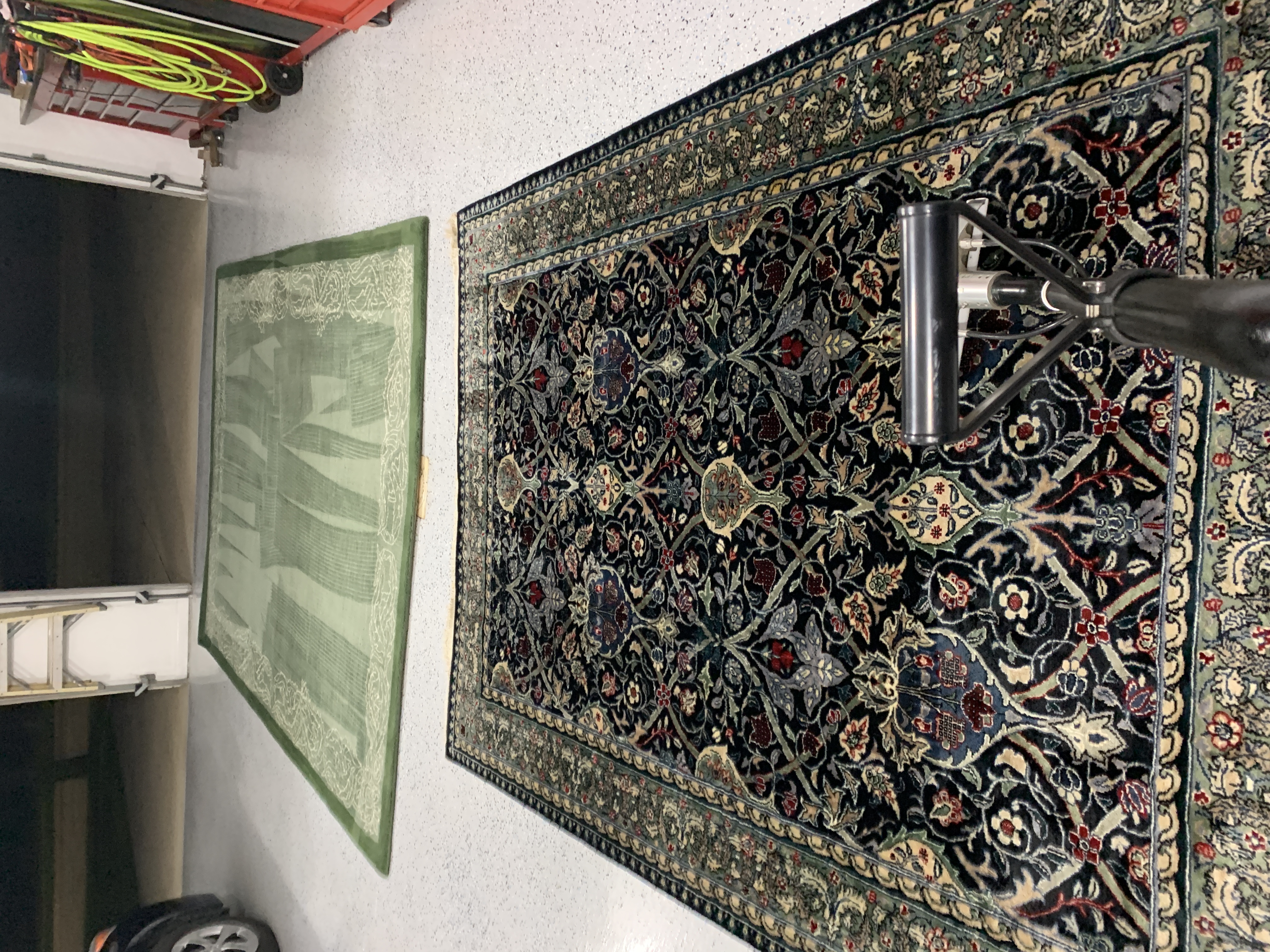 Area Rugs — photo 4